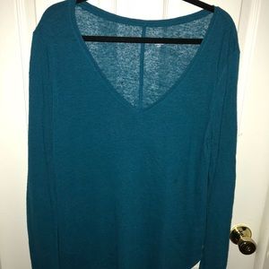 Light weight v neck sweater